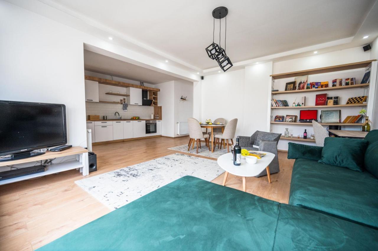Spacious And Bright 2Bdr Apartment In The Old Town SJJ Buitenkant foto